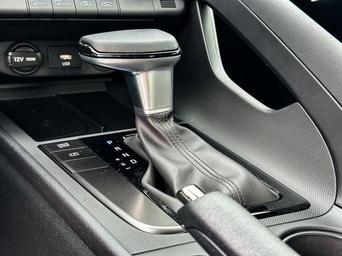 Used 2025 Hyundai Elantra Sport image 19