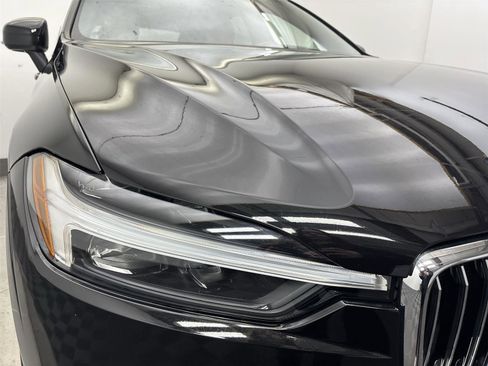 Used 2021 Volvo XC60 T5 Inscription w/ Climate Package image 18