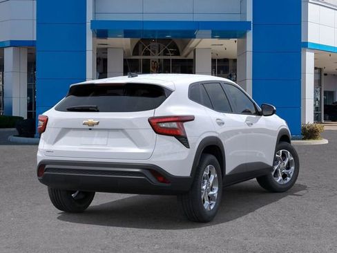 New 2026 Chevrolet Trax LS image 4