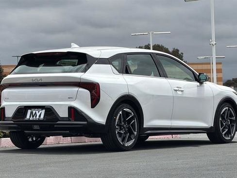 New 2026 Kia K4 GT-Line FWD image 4