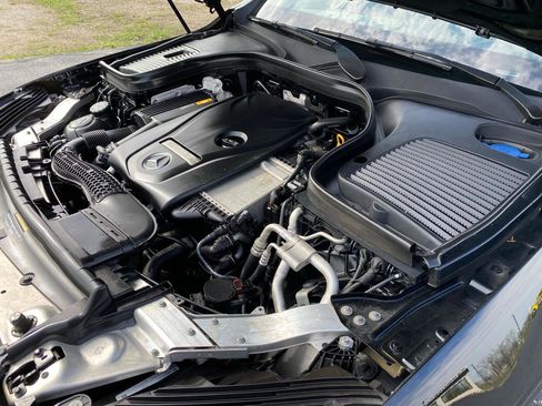 Used 2019 Mercedes-Benz GLC 300 4MATIC w/ Premium Package image 46