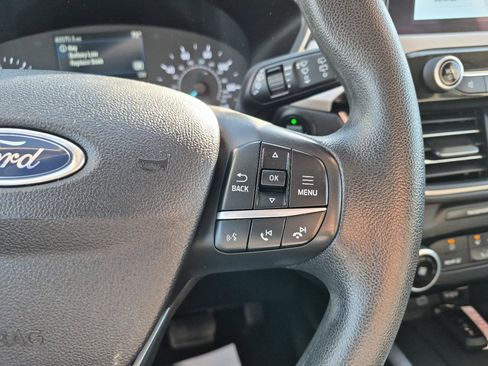 Used 2022 Ford Escape SE image 18