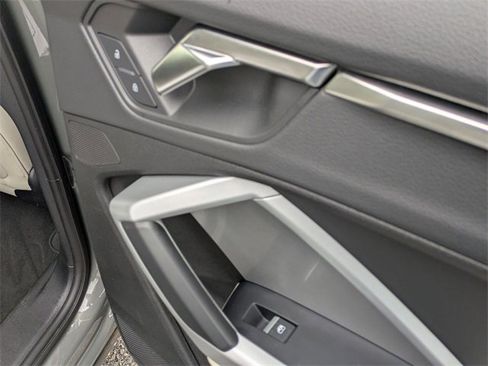Used 2024 Audi Q3 2.0T Premium image 29