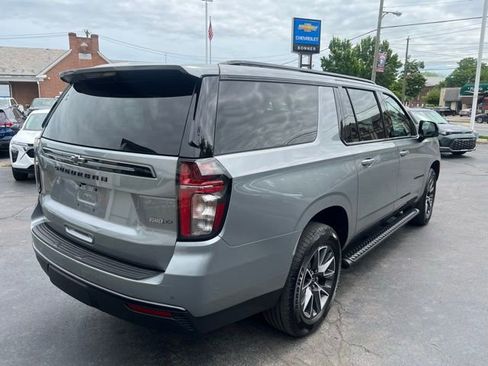 Used 2023 Chevrolet Suburban Z71 w/ Luxury Package AWD/4WD image 3