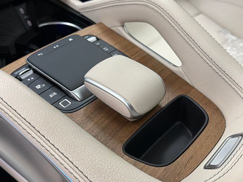 Certified 2025 Mercedes-Benz GLE 450e 4MATIC image 31