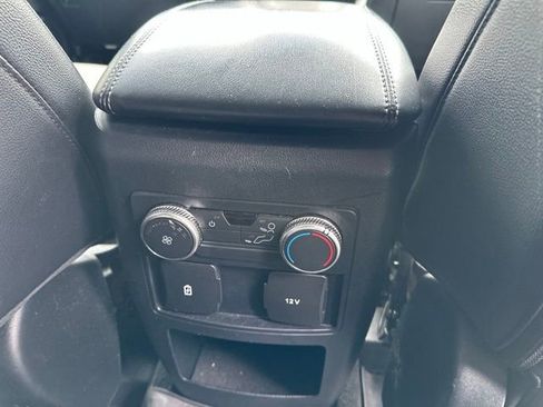 Used 2021 Ford Explorer XLT w/ Equipment Group 202A AWD/4WD image 32