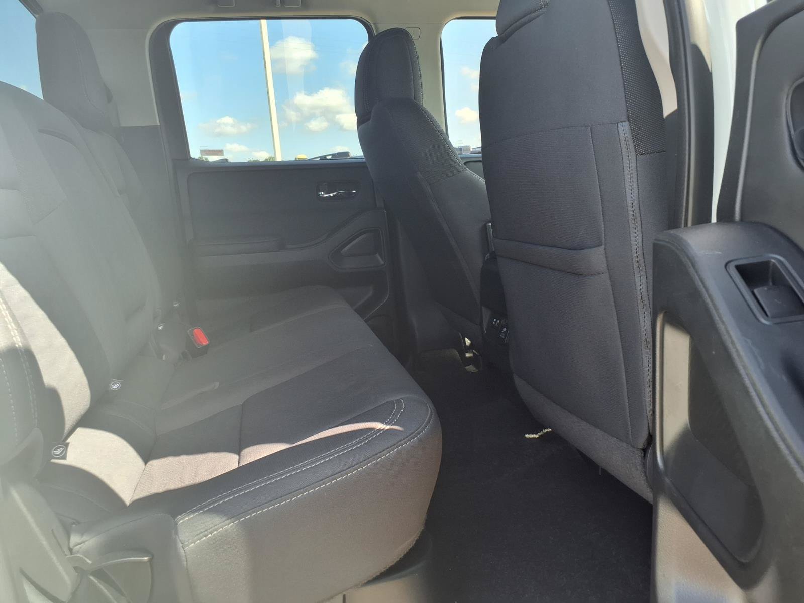 Used 2024 Nissan Frontier SV w/ SV Convenience Package RWD image 14