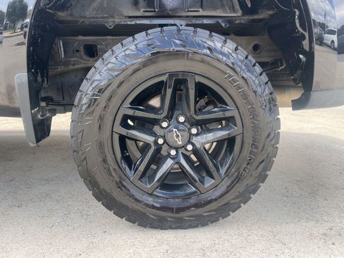 Used 2022 Chevrolet Silverado 1500 Custom Trail Boss w/ LPO, Dark Essentials Package AWD/4WD image 7