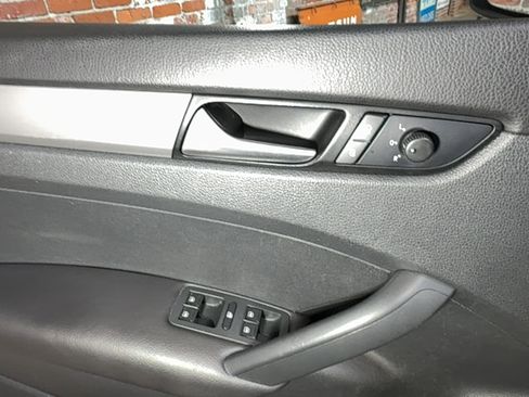 Used 2015 Volkswagen Passat 1.8T S image 40