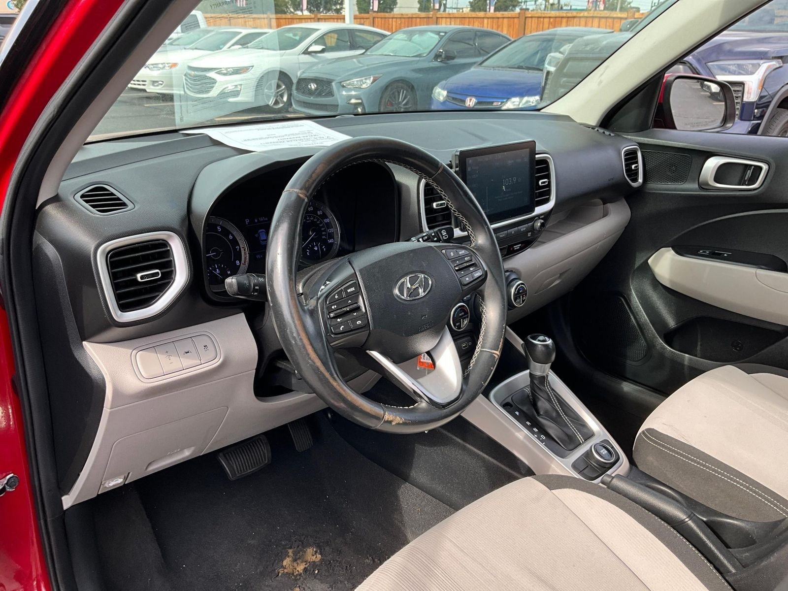 Used 2022 Hyundai Venue SEL FWD image 16