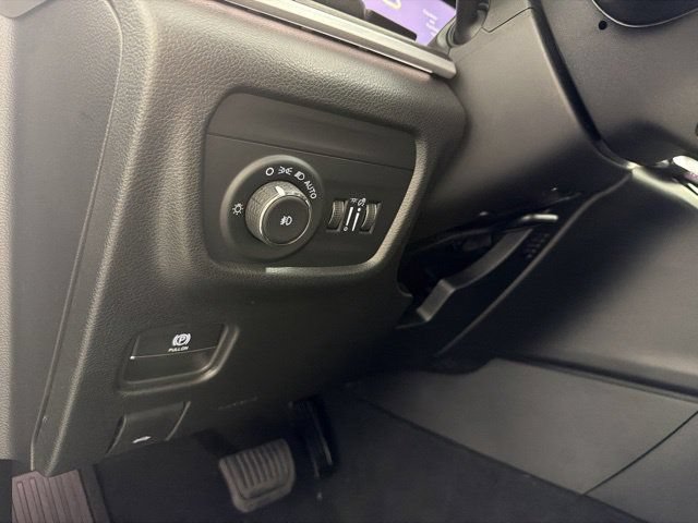 New 2026 Jeep Grand Cherokee Limited w/ Trailer Tow Package AWD/4WD image 18
