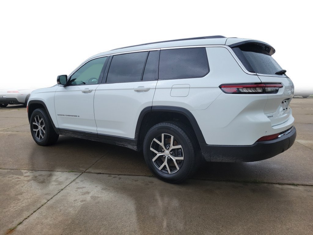 Used 2024 Jeep Grand Cherokee L Limited AWD/4WD image 3