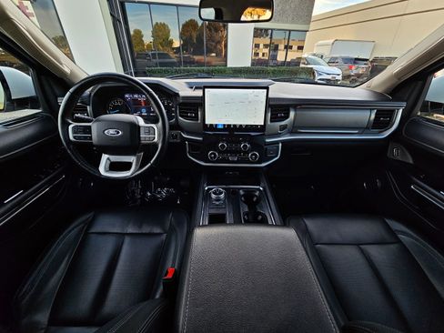 Used 2024 Ford Expedition Max XLT image 20