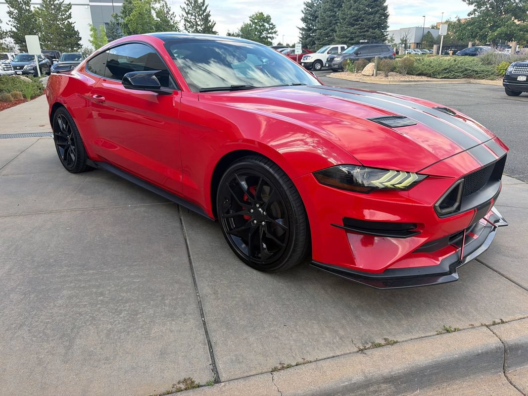 Used 2020 Ford Mustang Premium RWD image 4