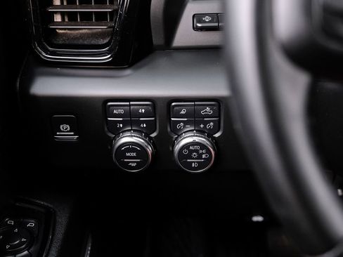 Used 2024 GMC Sierra 2500 AT4 w/ AT4 Premium Plus Package AWD/4WD image 31
