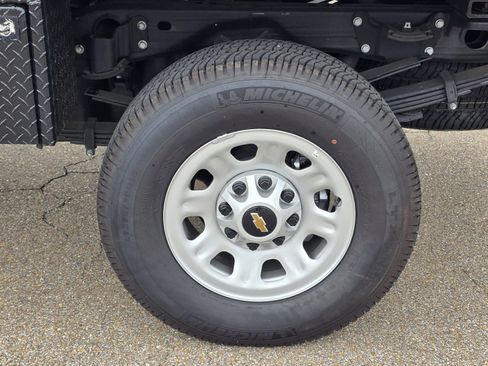 Used 2024 Chevrolet Silverado 3500 W/T w/ WT Convenience Package AWD/4WD image 23