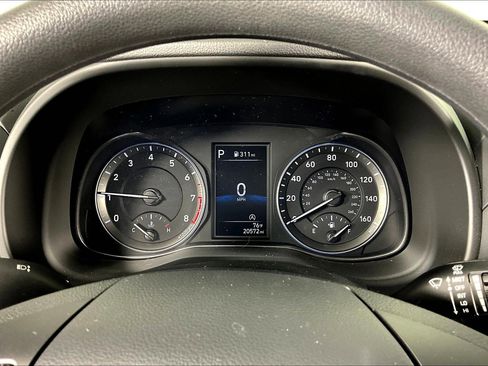 Used 2023 Hyundai Kona SE image 13