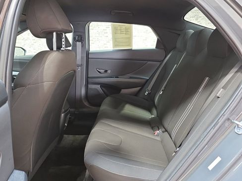 Used 2025 Hyundai Elantra Sport image 12