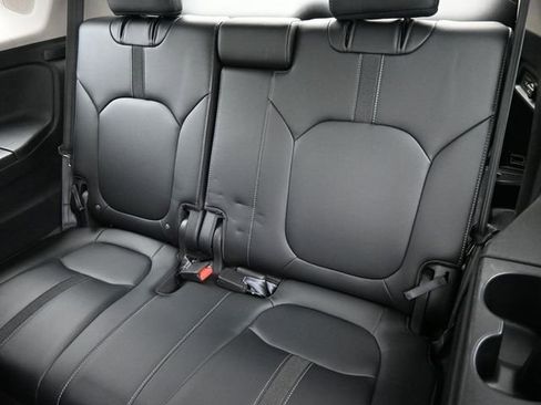 Used 2023 Honda Pilot Touring image 36