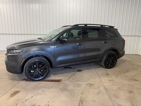 Used 2023 Kia Sorento S w/ Panoramic Sunroof Package AWD/4WD image 2