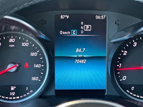 Used 2020 Mercedes-Benz GLC 300 GLC 300 image 24