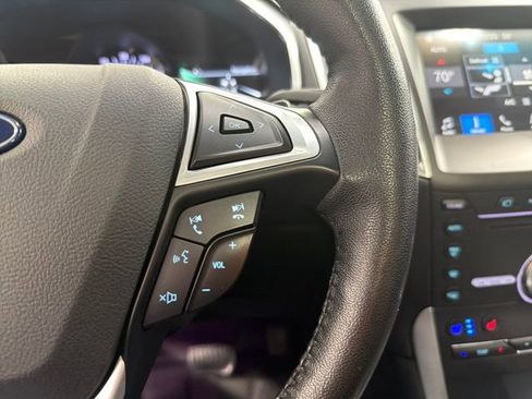 Used 2018 Ford Edge Titanium w/ Equipment Group 302A AWD/4WD image 25