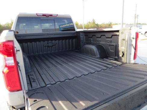 New 2026 Chevrolet Silverado 1500 High Country w/ Technology Package AWD/4WD image 14