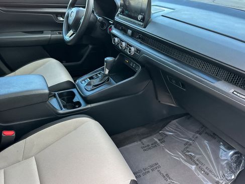 Used 2024 Honda CR-V EX image 17
