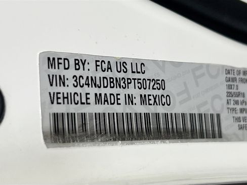 Used 2023 Jeep Compass Latitude w/ Sun and Sound Group AWD/4WD image 27