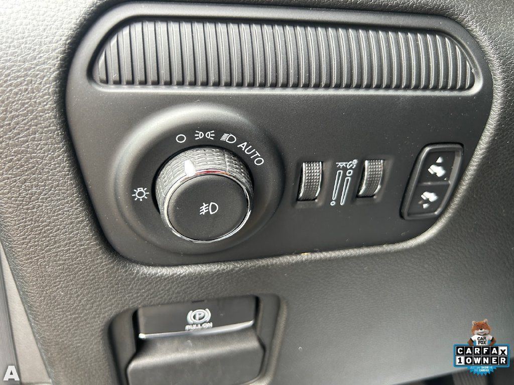 Used 2024 Jeep Wagoneer Series II w/ Flexible Seating Group RWD image 29