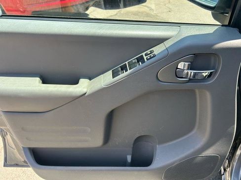 Used 2019 Nissan Frontier SV w/ Value Truck Package AWD/4WD image 7