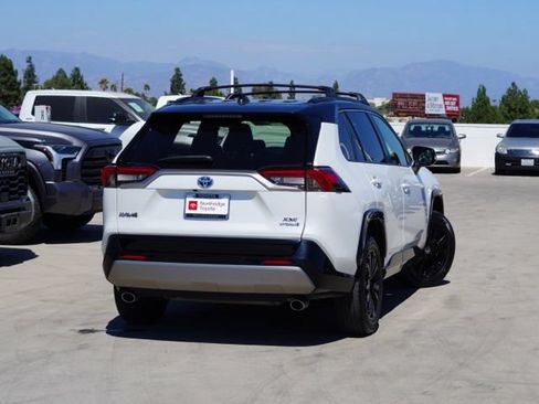 Used 2023 Toyota RAV4 XSE AWD/4WD image 8