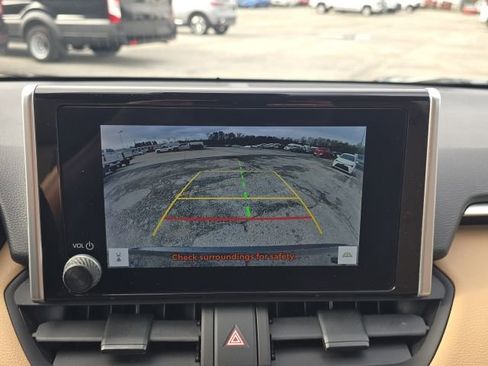 Used 2023 Toyota RAV4 XLE image 33