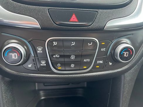 Used 2019 Chevrolet Equinox LT FWD image 33