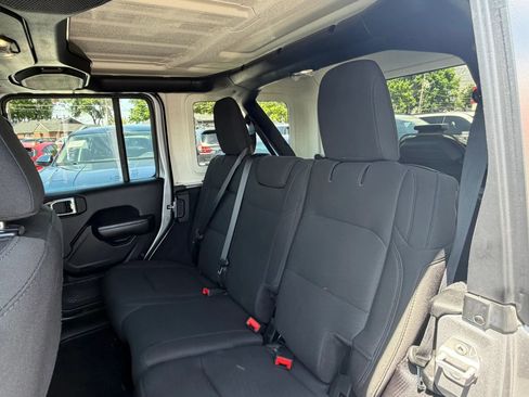 Used 2019 Jeep Wrangler Unlimited Sport S AWD/4WD image 22