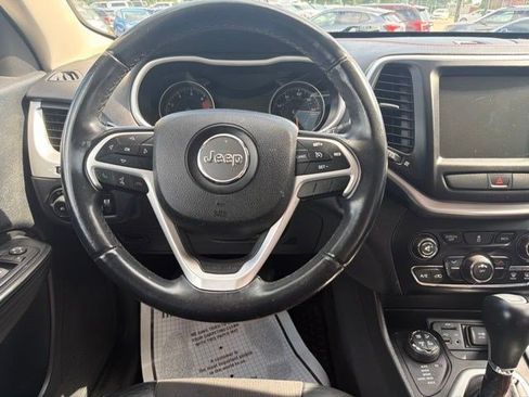 Used 2016 Jeep Cherokee Trailhawk AWD/4WD image 24