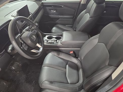 Used 2025 Honda Pilot Touring image 19