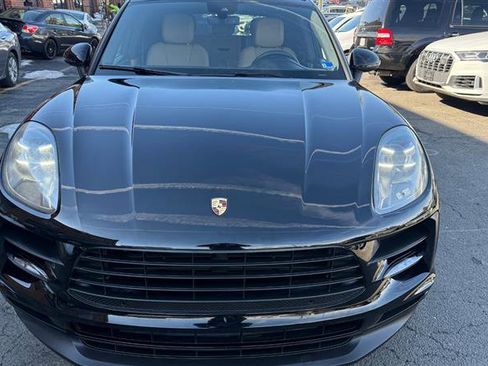 Used 2020 Porsche Macan w/ Premium Package Plus image 3