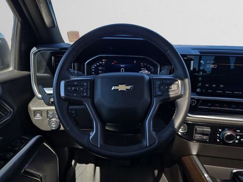 Used 2024 Chevrolet Silverado 1500 High Country w/ High Country Premium Package AWD/4WD image 14