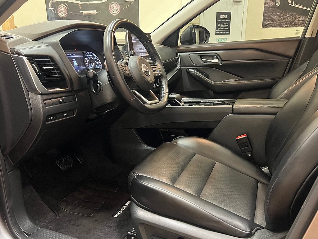 Used 2023 Nissan Rogue SV w/ SV Premium Package AWD/4WD image 12