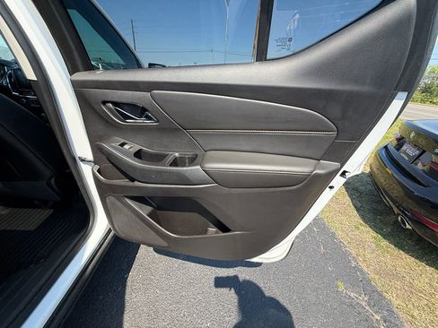 Used 2018 Chevrolet Traverse LT image 20