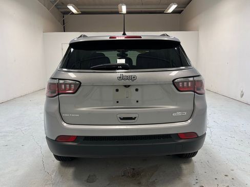 Used 2019 Jeep Compass Latitude w/ Popular Equipment Group image 9