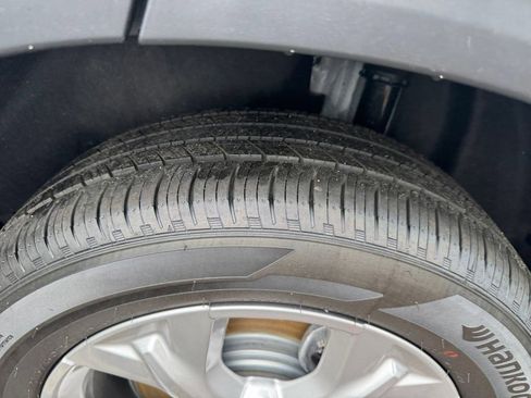 Used 2026 Honda HR-V LX image 9