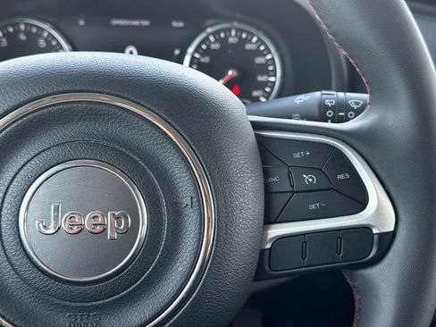 Certified 2023 Jeep Renegade Trailhawk AWD/4WD image 25