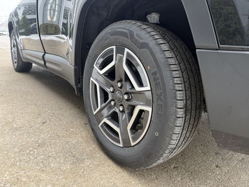 New 2026 Jeep Cherokee Limited image 15