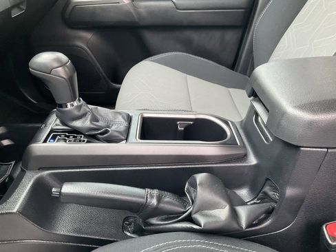 Used 2020 Toyota Tacoma TRD Off-Road image 17