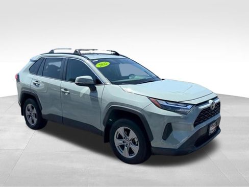 Used 2022 Toyota RAV4 XLE w/ Convenience Package AWD/4WD image 10