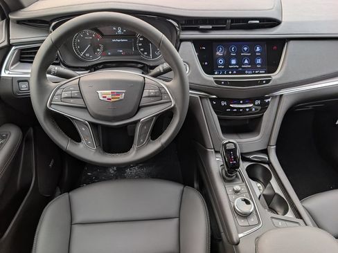 New 2026 Cadillac XT5 Luxury FWD image 16