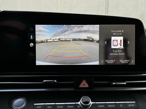 Used 2025 Hyundai Elantra Limited image 37