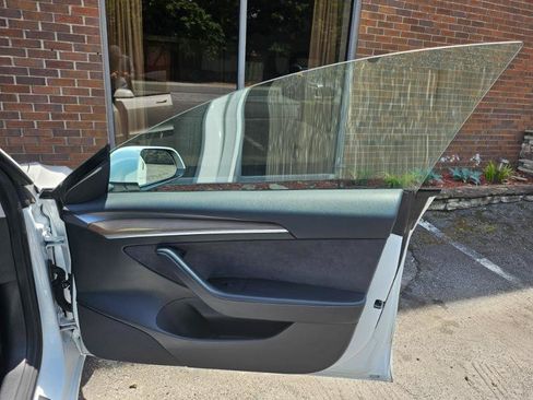 Used 2023 Tesla Model 3 Standard Range RWD image 58